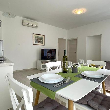 Modern Apartment In The Old Part Of Town Риека Экстерьер фото